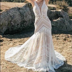 All Who Wander wedding dress. Never worn, never altered. Size12. Picked up 12/17
